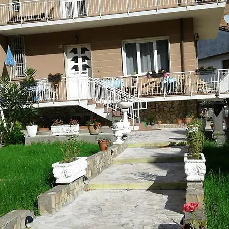 Domus 3* Τσεζένα