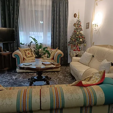 Domus 3* Τσεζένα