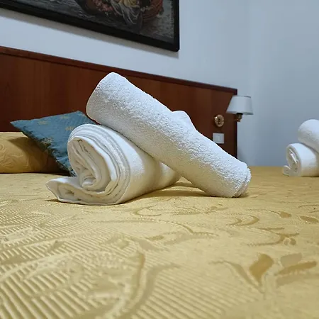 Domus Πανσιόν Τσεζένα