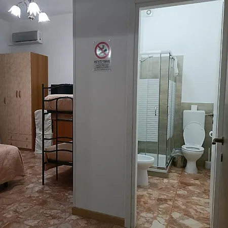 Domus Πανσιόν