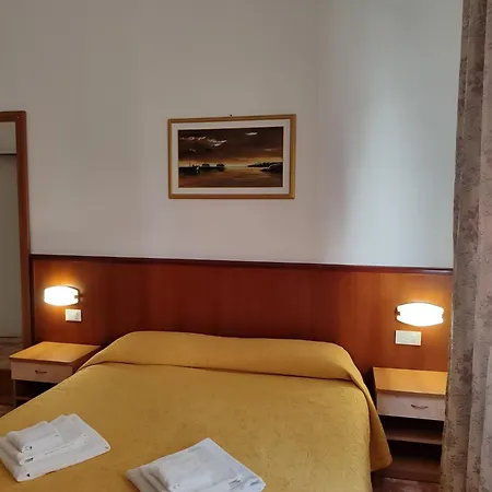 Pensión Domus 3*